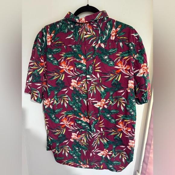 Large Old Navy Tropical button up short sleeve shirt - Picture 4 of 5
